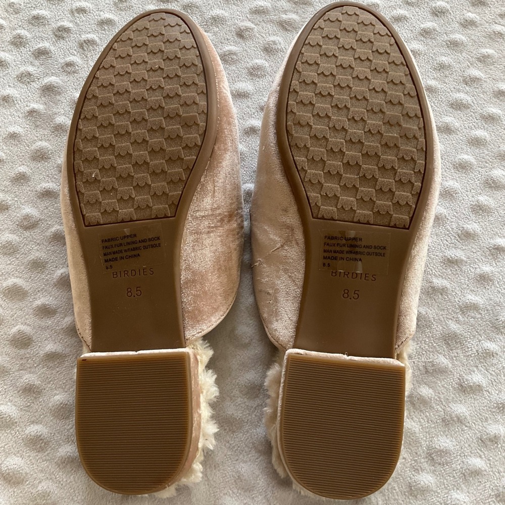 Birdies Velvet Faux Fur Slippers Women 8.5 Tan Monogram SFB Mules - Picture 6 of 6